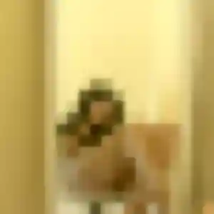Alessandra, 33 ans, disponible à Auneau-Bleury-Saint-Symphorien pour un rencontre sexe