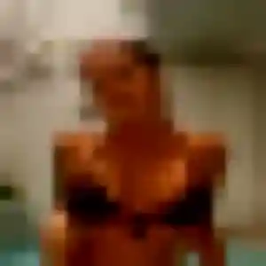 Charmante Anna, 39 ans à Caussade - voir sa photo