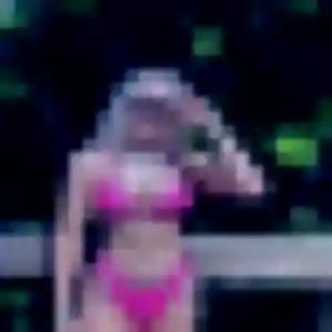 Elise, 24 ans, en ligne à Chassieu pour une rencontre coquine
