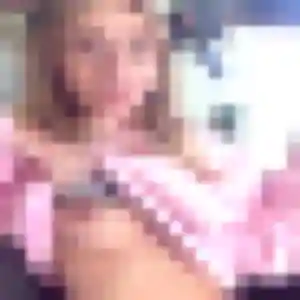 Laurence, femme de 23 ans propose rencontre sexe à Chirongui