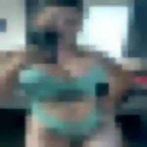 Sexy Joana, 20 ans à Courcelles-lès-Lens - voir sa photo
