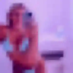 Charmante Uranie, 19 ans à Granville - voir sa photo