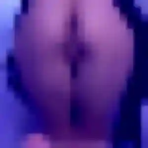 Sexy Clotilde, 22 ans à Les Clayes-sous-Bois - voir sa photo