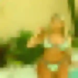 Capucine, 25 ans, en ligne à Lisieux pour un rencontre sexe