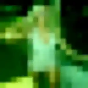 Zoe (19 ans) à Mèze attend une rencontre ce soir