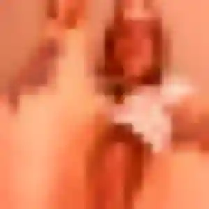 Eva, fille de 19 ans propose rencontre sexe à Pérenchies