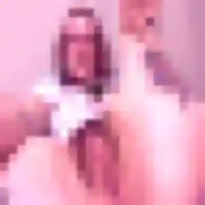 Découvre Alexandra, 43 ans à Saint-Cyr-sur-Mer en privé