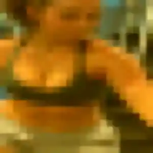 Dina, 21 ans, en ligne à Saint-Grégoire pour une rencontre coquine