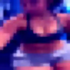 Clementine, 25 ans, en ligne à Saint-Rémy-de-Provence pour une rencontre coquine