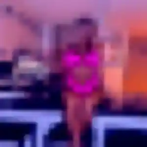 Flavia de Simiane-Collongue, 25 ans - rencontre sexe discret